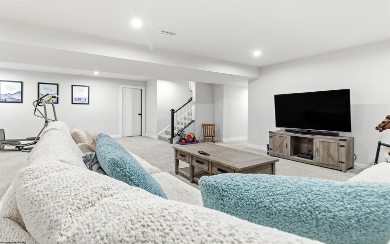 211 Norwood Court, Morgantown, West Virginia 26508, 5 Bedrooms Bedrooms, 10 Rooms Rooms,4 BathroomsBathrooms,Single Family Detached,For Sale,Norwood,10164026