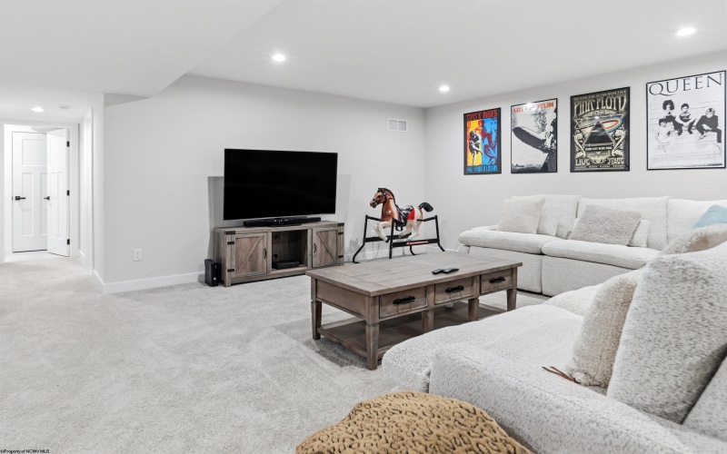 211 Norwood Court, Morgantown, West Virginia 26508, 5 Bedrooms Bedrooms, 10 Rooms Rooms,4 BathroomsBathrooms,Single Family Detached,For Sale,Norwood,10164026