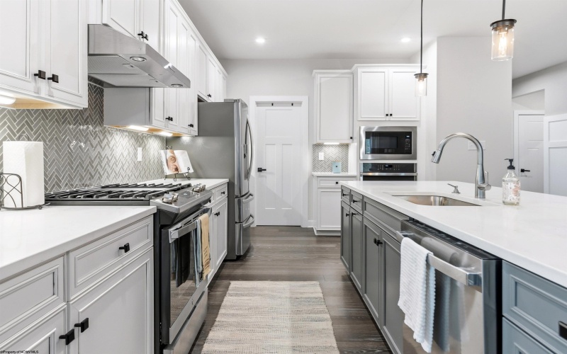 211 Norwood Court, Morgantown, West Virginia 26508, 5 Bedrooms Bedrooms, 10 Rooms Rooms,4 BathroomsBathrooms,Single Family Detached,For Sale,Norwood,10164026