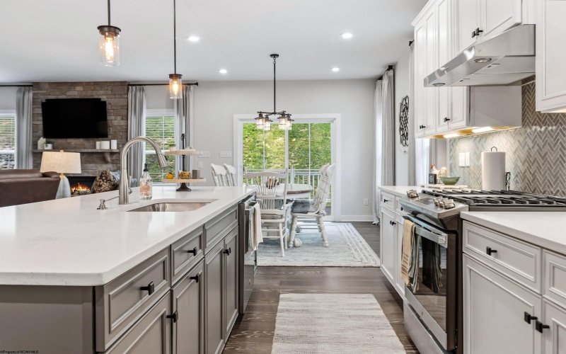 211 Norwood Court, Morgantown, West Virginia 26508, 5 Bedrooms Bedrooms, 10 Rooms Rooms,4 BathroomsBathrooms,Single Family Detached,For Sale,Norwood,10164026