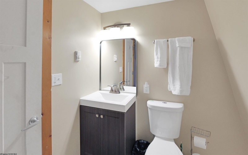 158 Anemone Lane, Terra Alta, West Virginia 26764, 3 Bedrooms Bedrooms, 7 Rooms Rooms,2 BathroomsBathrooms,Single Family Detached,For Sale,Anemone,10164039