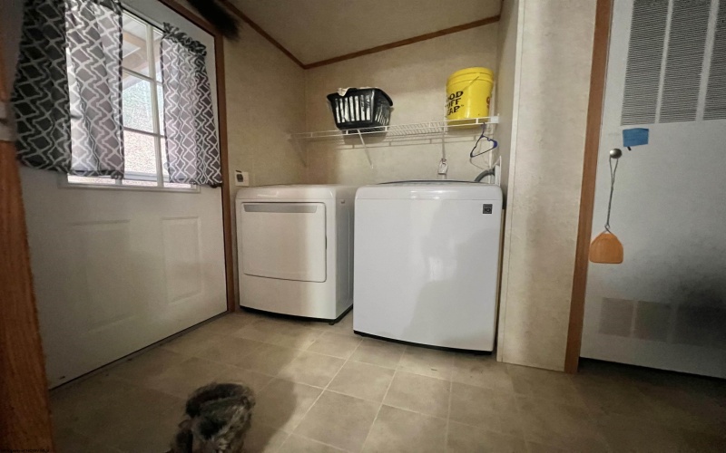 25 Second Avenue, Ansted, West Virginia 25812, 3 Bedrooms Bedrooms, 5 Rooms Rooms,2 BathroomsBathrooms,Single Family Detached,For Sale,Second,10162914