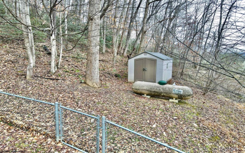 25 Second Avenue, Ansted, West Virginia 25812, 3 Bedrooms Bedrooms, 5 Rooms Rooms,2 BathroomsBathrooms,Single Family Detached,For Sale,Second,10162914