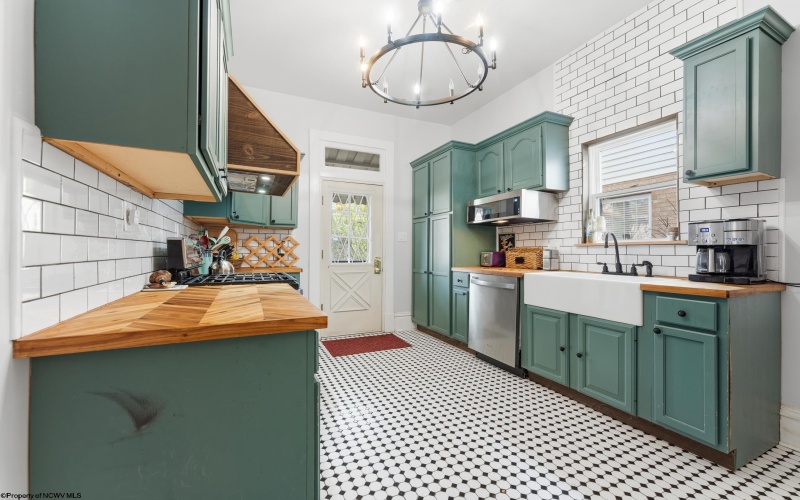 316 Demain Avenue, Morgantown, West Virginia 26501, 4 Bedrooms Bedrooms, 8 Rooms Rooms,2 BathroomsBathrooms,Single Family Detached,For Sale,Demain,10164033