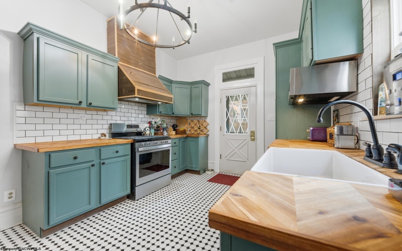 316 Demain Avenue, Morgantown, West Virginia 26501, 4 Bedrooms Bedrooms, 8 Rooms Rooms,2 BathroomsBathrooms,Single Family Detached,For Sale,Demain,10164033