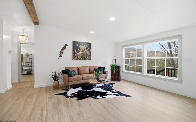 78 HANNAH Road, Clarksburg, West Virginia 26301, 3 Bedrooms Bedrooms, 8 Rooms Rooms,2 BathroomsBathrooms,Single Family Detached,For Sale,HANNAH,10164030