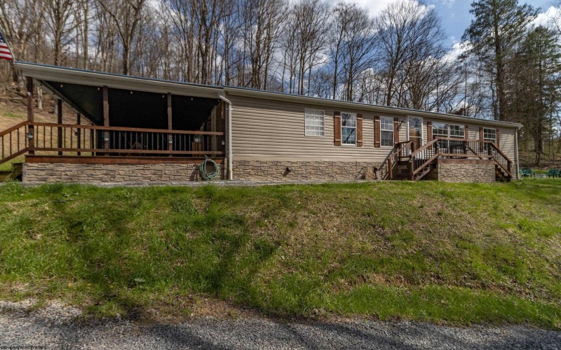 78 HANNAH Road, Clarksburg, West Virginia 26301, 3 Bedrooms Bedrooms, 8 Rooms Rooms,2 BathroomsBathrooms,Single Family Detached,For Sale,HANNAH,10164030