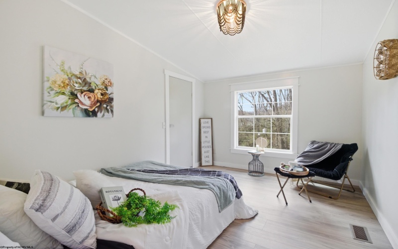 78 HANNAH Road, Clarksburg, West Virginia 26301, 3 Bedrooms Bedrooms, 8 Rooms Rooms,2 BathroomsBathrooms,Single Family Detached,For Sale,HANNAH,10164030