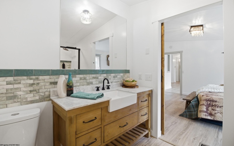 78 HANNAH Road, Clarksburg, West Virginia 26301, 3 Bedrooms Bedrooms, 8 Rooms Rooms,2 BathroomsBathrooms,Single Family Detached,For Sale,HANNAH,10164030