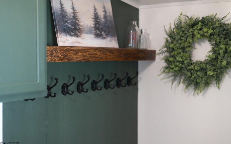 78 HANNAH Road, Clarksburg, West Virginia 26301, 3 Bedrooms Bedrooms, 8 Rooms Rooms,2 BathroomsBathrooms,Single Family Detached,For Sale,HANNAH,10164030