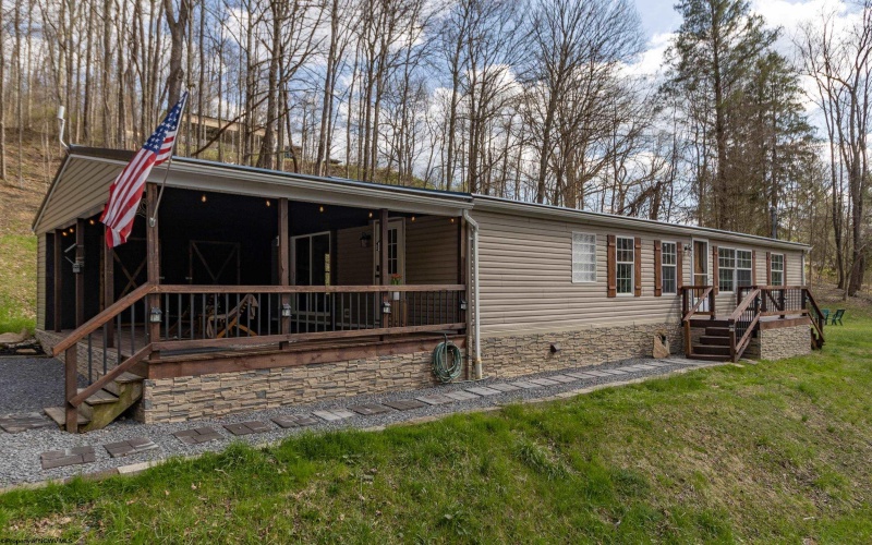 78 HANNAH Road, Clarksburg, West Virginia 26301, 3 Bedrooms Bedrooms, 8 Rooms Rooms,2 BathroomsBathrooms,Single Family Detached,For Sale,HANNAH,10164030