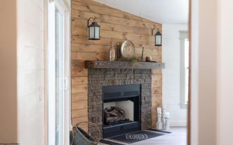 78 HANNAH Road, Clarksburg, West Virginia 26301, 3 Bedrooms Bedrooms, 8 Rooms Rooms,2 BathroomsBathrooms,Single Family Detached,For Sale,HANNAH,10164030