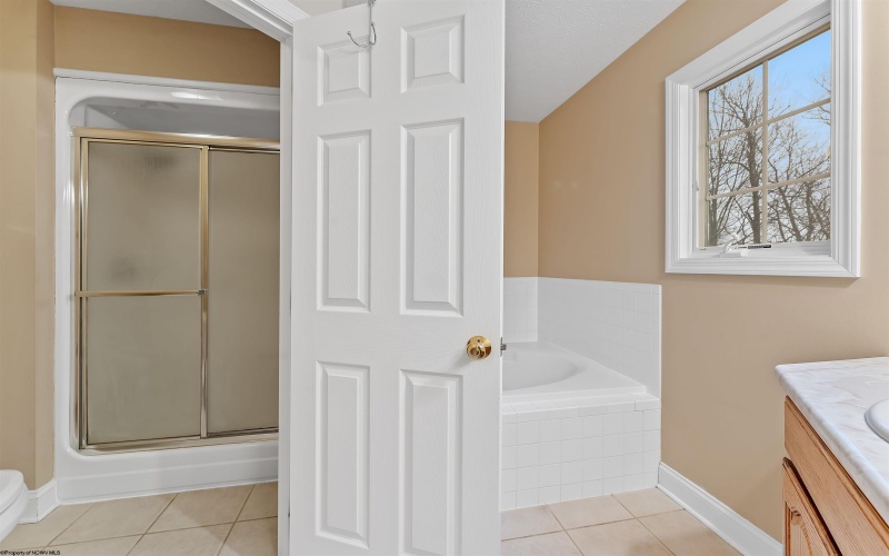 1229 Kings Road, Morgantown, West Virginia 26508, 5 Bedrooms Bedrooms, 10 Rooms Rooms,3 BathroomsBathrooms,Single Family Detached,For Sale,Kings,10164038