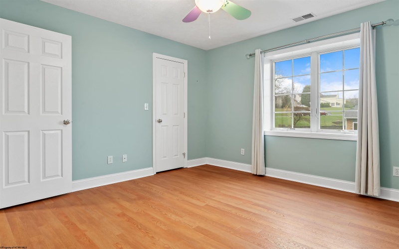 1229 Kings Road, Morgantown, West Virginia 26508, 5 Bedrooms Bedrooms, 10 Rooms Rooms,3 BathroomsBathrooms,Single Family Detached,For Sale,Kings,10164038