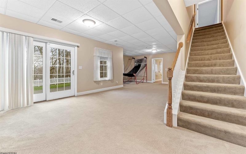 1229 Kings Road, Morgantown, West Virginia 26508, 5 Bedrooms Bedrooms, 10 Rooms Rooms,3 BathroomsBathrooms,Single Family Detached,For Sale,Kings,10164038