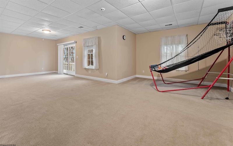 1229 Kings Road, Morgantown, West Virginia 26508, 5 Bedrooms Bedrooms, 10 Rooms Rooms,3 BathroomsBathrooms,Single Family Detached,For Sale,Kings,10164038