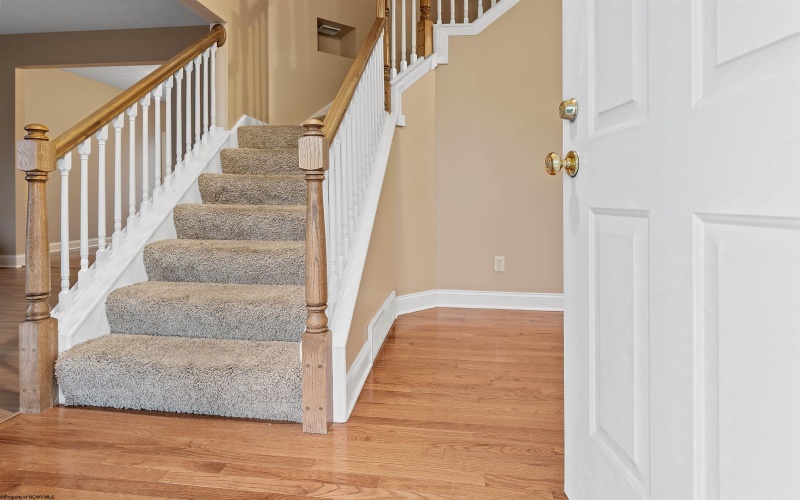 1229 Kings Road, Morgantown, West Virginia 26508, 5 Bedrooms Bedrooms, 10 Rooms Rooms,3 BathroomsBathrooms,Single Family Detached,For Sale,Kings,10164038