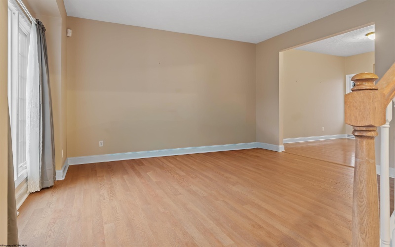 1229 Kings Road, Morgantown, West Virginia 26508, 5 Bedrooms Bedrooms, 10 Rooms Rooms,3 BathroomsBathrooms,Single Family Detached,For Sale,Kings,10164038