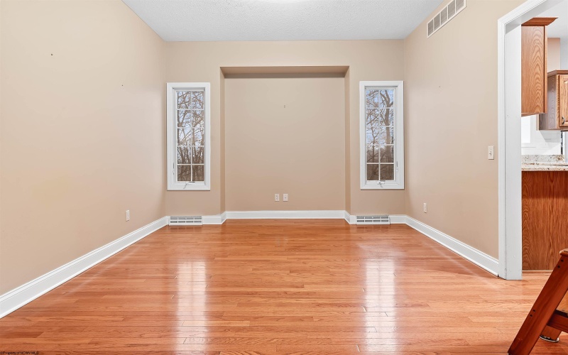 1229 Kings Road, Morgantown, West Virginia 26508, 5 Bedrooms Bedrooms, 10 Rooms Rooms,3 BathroomsBathrooms,Single Family Detached,For Sale,Kings,10164038