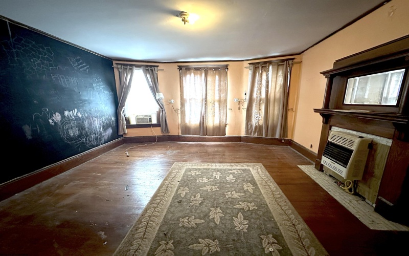 515 Court Avenue, Weston, West Virginia 26452, 5 Bedrooms Bedrooms, 9 Rooms Rooms,1 BathroomBathrooms,Single Family Detached,For Sale,Court,10161811