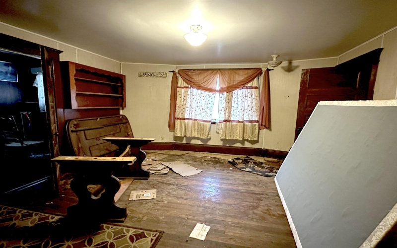 515 Court Avenue, Weston, West Virginia 26452, 5 Bedrooms Bedrooms, 9 Rooms Rooms,1 BathroomBathrooms,Single Family Detached,For Sale,Court,10161811