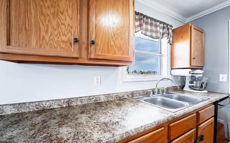 500 Stewart Lane, Morgantown, West Virginia 26505, 2 Bedrooms Bedrooms, 6 Rooms Rooms,2 BathroomsBathrooms,Single Family Attached,For Sale,Stewart,10164059