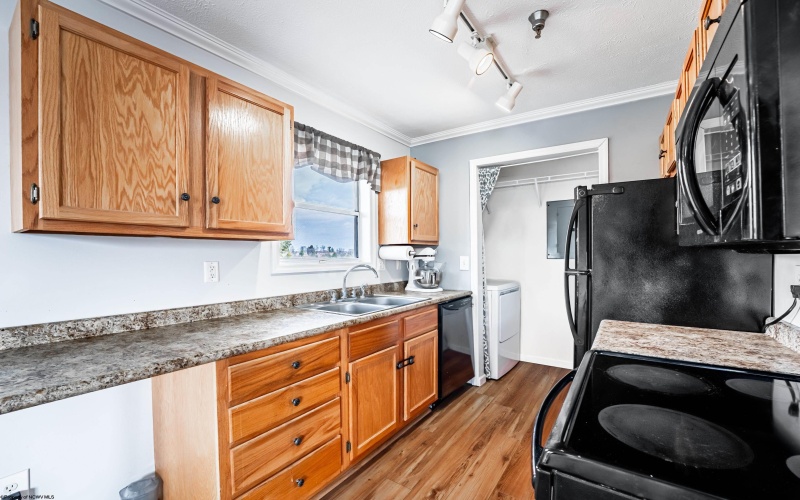 500 Stewart Lane, Morgantown, West Virginia 26505, 2 Bedrooms Bedrooms, 6 Rooms Rooms,2 BathroomsBathrooms,Single Family Attached,For Sale,Stewart,10164059