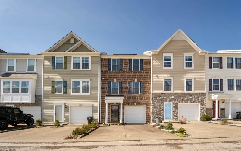 209 Birds Eye View Drive, Morgantown, West Virginia 26501, 3 Bedrooms Bedrooms, 7 Rooms Rooms,2 BathroomsBathrooms,Single Family Attached,For Sale,Birds Eye View,10164060