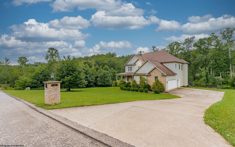 206 Van Tassel Court, Morgantown, West Virginia 26508, 4 Bedrooms Bedrooms, 10 Rooms Rooms,3 BathroomsBathrooms,Single Family Detached,For Sale,Van Tassel,10164063