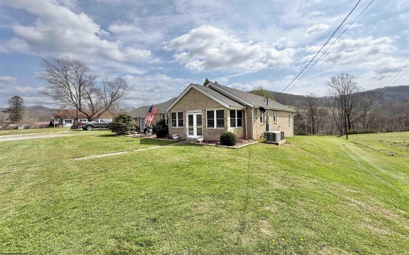 2654 Hood Avenue, Shinnston, West Virginia 26431, 3 Bedrooms Bedrooms, 8 Rooms Rooms,2 BathroomsBathrooms,Single Family Detached,For Sale,Hood,10164044