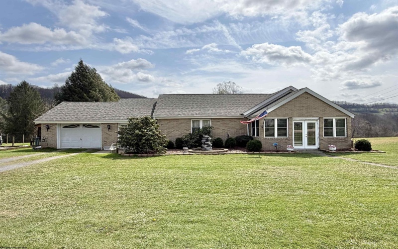 2654 Hood Avenue, Shinnston, West Virginia 26431, 3 Bedrooms Bedrooms, 8 Rooms Rooms,2 BathroomsBathrooms,Single Family Detached,For Sale,Hood,10164044