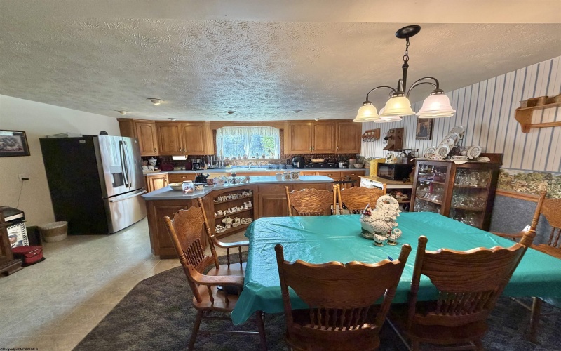 2654 Hood Avenue, Shinnston, West Virginia 26431, 3 Bedrooms Bedrooms, 8 Rooms Rooms,2 BathroomsBathrooms,Single Family Detached,For Sale,Hood,10164044