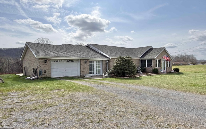 2654 Hood Avenue, Shinnston, West Virginia 26431, 3 Bedrooms Bedrooms, 8 Rooms Rooms,2 BathroomsBathrooms,Single Family Detached,For Sale,Hood,10164044