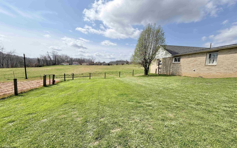 2654 Hood Avenue, Shinnston, West Virginia 26431, 3 Bedrooms Bedrooms, 8 Rooms Rooms,2 BathroomsBathrooms,Single Family Detached,For Sale,Hood,10164044