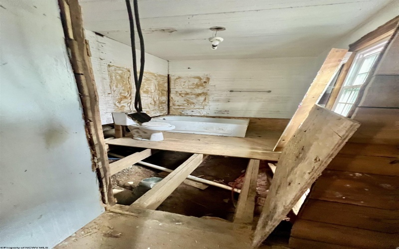 356 Broad Street, Weston, West Virginia 26452, 4 Bedrooms Bedrooms, 7 Rooms Rooms,1 BathroomBathrooms,Single Family Detached,For Sale,Broad,10164054