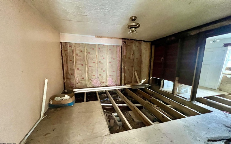 356 Broad Street, Weston, West Virginia 26452, 4 Bedrooms Bedrooms, 7 Rooms Rooms,1 BathroomBathrooms,Single Family Detached,For Sale,Broad,10164054