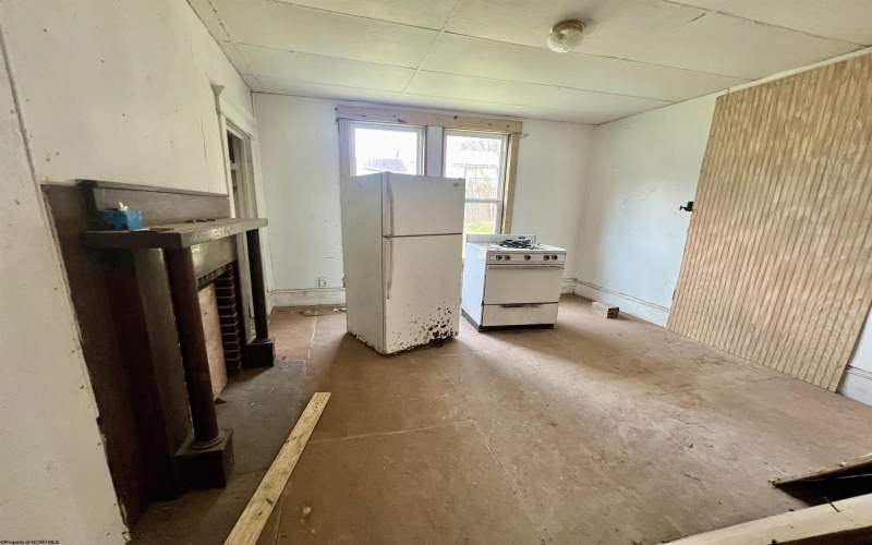 356 Broad Street, Weston, West Virginia 26452, 4 Bedrooms Bedrooms, 7 Rooms Rooms,1 BathroomBathrooms,Single Family Detached,For Sale,Broad,10164054