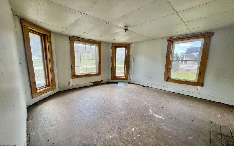 356 Broad Street, Weston, West Virginia 26452, 4 Bedrooms Bedrooms, 7 Rooms Rooms,1 BathroomBathrooms,Single Family Detached,For Sale,Broad,10164054