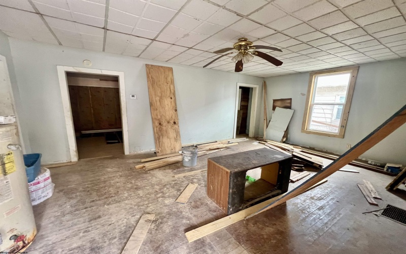 356 Broad Street, Weston, West Virginia 26452, 4 Bedrooms Bedrooms, 7 Rooms Rooms,1 BathroomBathrooms,Single Family Detached,For Sale,Broad,10164054