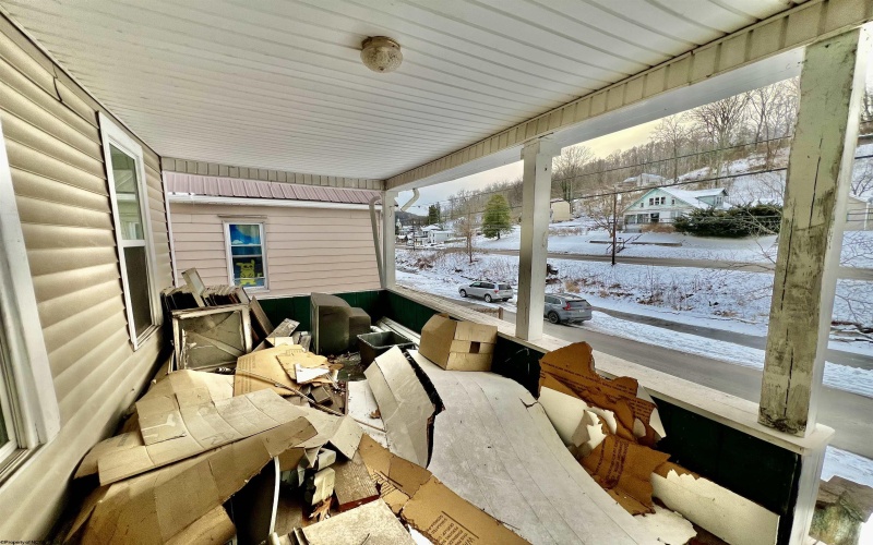 356 Broad Street, Weston, West Virginia 26452, 4 Bedrooms Bedrooms, 7 Rooms Rooms,1 BathroomBathrooms,Single Family Detached,For Sale,Broad,10164054