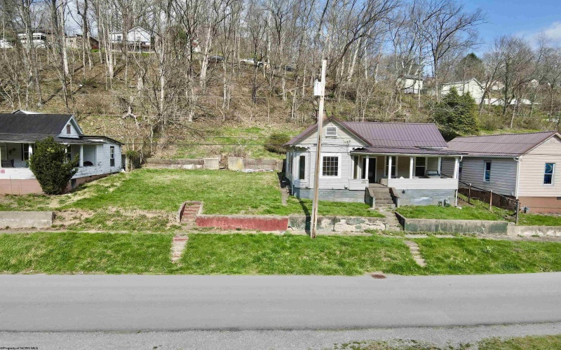 356 Broad Street, Weston, West Virginia 26452, 4 Bedrooms Bedrooms, 7 Rooms Rooms,1 BathroomBathrooms,Single Family Detached,For Sale,Broad,10164054