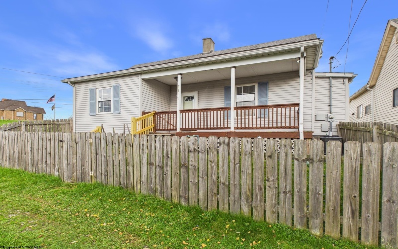 304 Marshall Street, Fairmont, West Virginia 26554, 2 Bedrooms Bedrooms, 7 Rooms Rooms,1 BathroomBathrooms,Single Family Detached,For Sale,Marshall,10164053 304 Marshall Street, Fairmont, West Virginia 26554, 2 Bedrooms Bedrooms, 7 Rooms Rooms,1 BathroomBathrooms,Single Family Detached,For Sale,Marshall,10164053