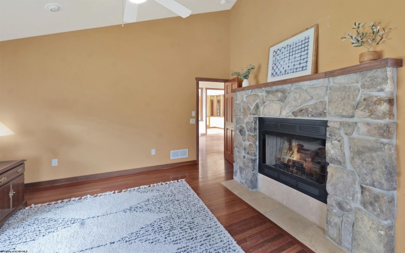 18 Catbird Lane, Terra Alta, West Virginia 26764, 3 Bedrooms Bedrooms, 11 Rooms Rooms,3 BathroomsBathrooms,Single Family Detached,For Sale,Catbird,10164051