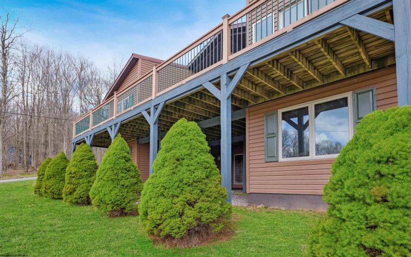 18 Catbird Lane, Terra Alta, West Virginia 26764, 3 Bedrooms Bedrooms, 11 Rooms Rooms,3 BathroomsBathrooms,Single Family Detached,For Sale,Catbird,10164051