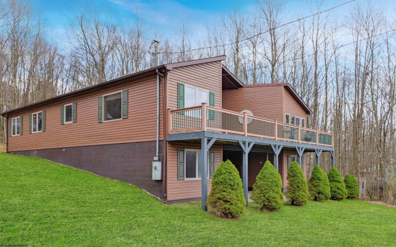 18 Catbird Lane, Terra Alta, West Virginia 26764, 3 Bedrooms Bedrooms, 11 Rooms Rooms,3 BathroomsBathrooms,Single Family Detached,For Sale,Catbird,10164051