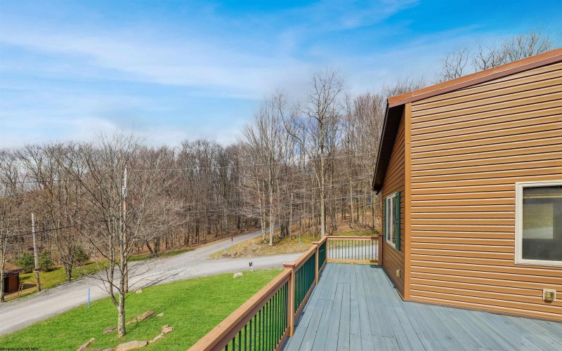 18 Catbird Lane, Terra Alta, West Virginia 26764, 3 Bedrooms Bedrooms, 11 Rooms Rooms,3 BathroomsBathrooms,Single Family Detached,For Sale,Catbird,10164051