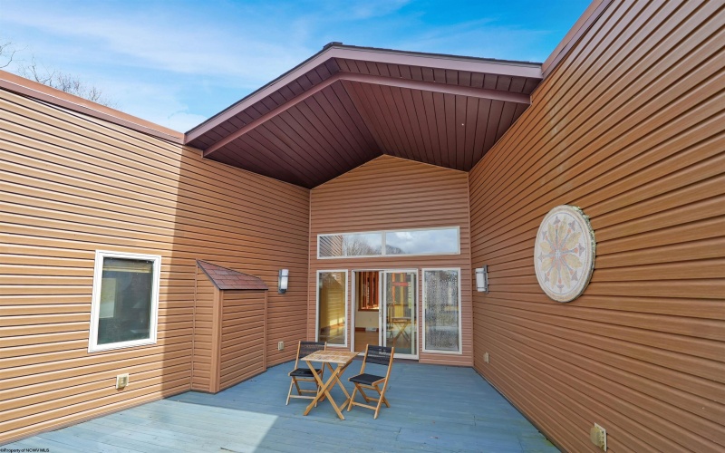 18 Catbird Lane, Terra Alta, West Virginia 26764, 3 Bedrooms Bedrooms, 11 Rooms Rooms,3 BathroomsBathrooms,Single Family Detached,For Sale,Catbird,10164051