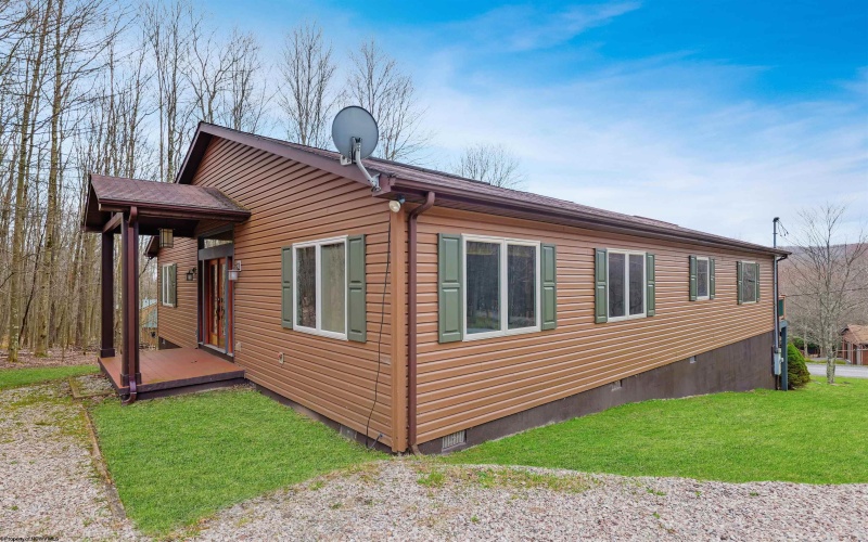 18 Catbird Lane, Terra Alta, West Virginia 26764, 3 Bedrooms Bedrooms, 11 Rooms Rooms,3 BathroomsBathrooms,Single Family Detached,For Sale,Catbird,10164051