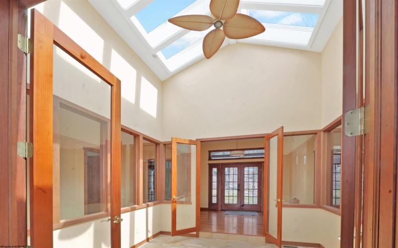 18 Catbird Lane, Terra Alta, West Virginia 26764, 3 Bedrooms Bedrooms, 11 Rooms Rooms,3 BathroomsBathrooms,Single Family Detached,For Sale,Catbird,10164051