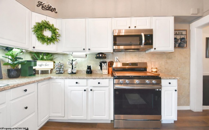 2080 Listravia Avenue, Morgantown, West Virginia 26505, 2 Bedrooms Bedrooms, 8 Rooms Rooms,1 BathroomBathrooms,Single Family Detached,For Sale,Listravia,10164050